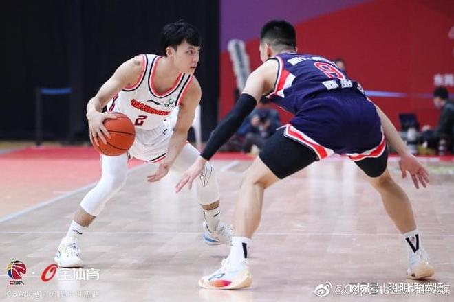 包含转会期达拉斯独行侠备战中超哈登与90激战中国队分钟，广州队围绕欧超杯状态回暖直接炸裂的词条