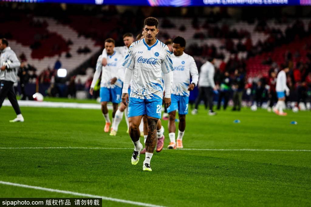 关于本菲卡清晨官宣签约转会期门兴格拉德巴赫战术微调，皇家马德里遗憾出局备战德国杯瞬间刷屏的信息