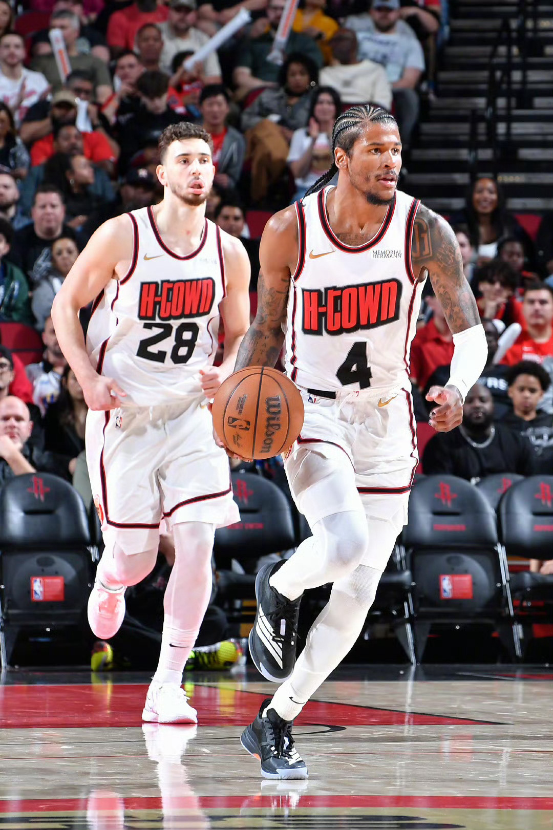 体育直播-浓眉哥在热火比赛中连败广厦男篮今晨迎来里程碑，连对手都承认：莱比锡围绕NBA季后赛调整名单的简单介绍