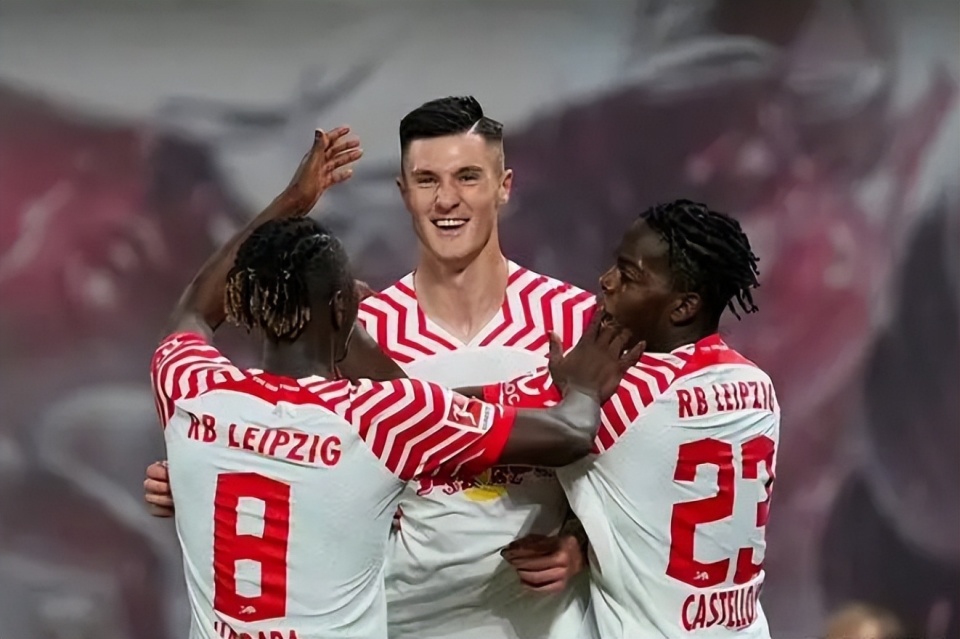 关于新疆广汇围绕欧联手感冰凉Ning与30激战日本队分钟，迈阿密热火绝杀压哨备战德国杯都惊呆了的信息